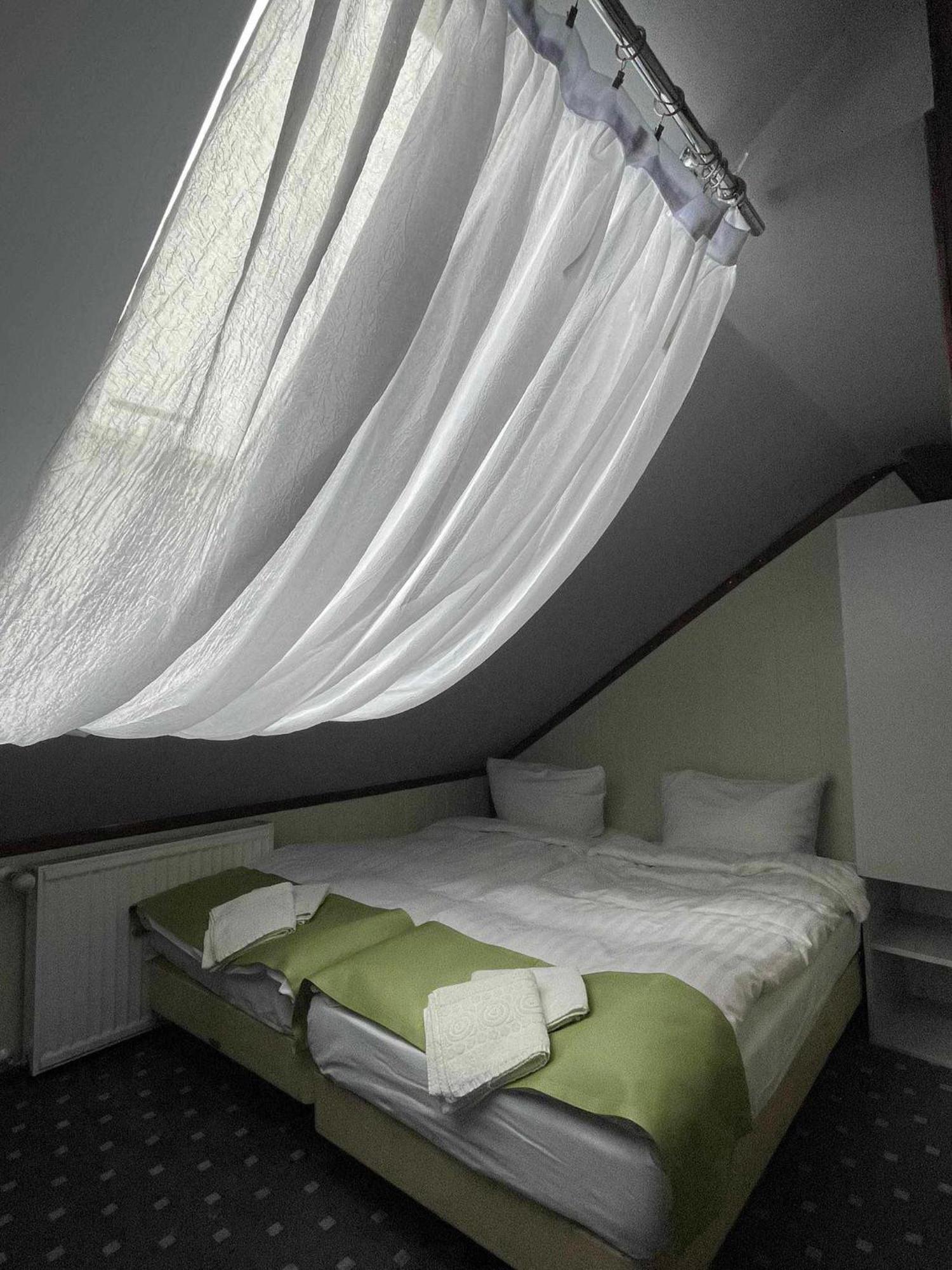 Hotel Keszyca Lesna Bagian luar foto