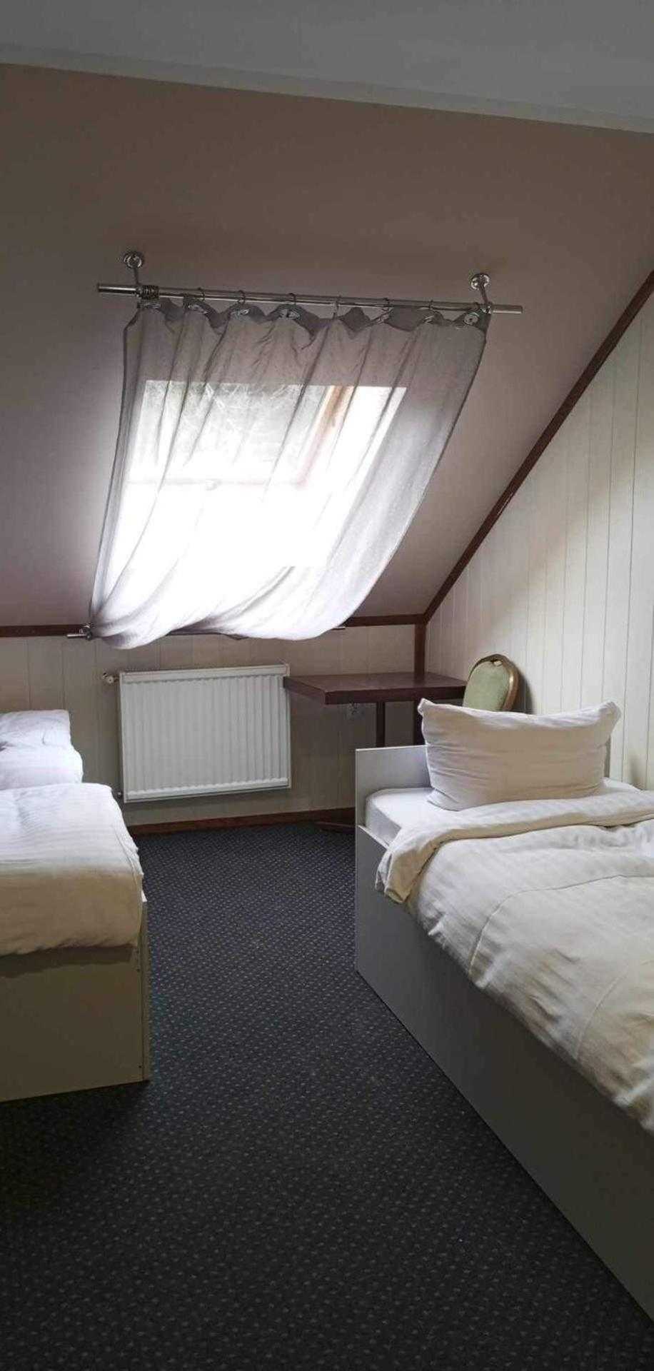 Hotel Keszyca Lesna Bagian luar foto