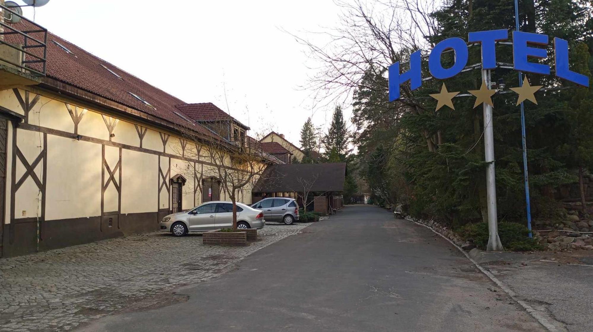 Hotel Keszyca Lesna Bagian luar foto