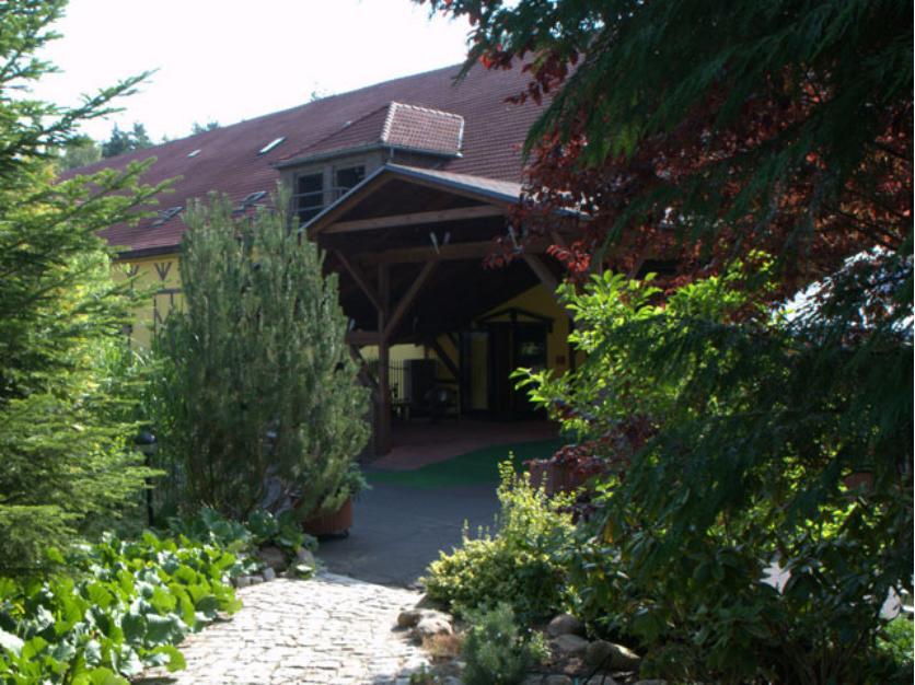 Hotel Keszyca Lesna Bagian luar foto