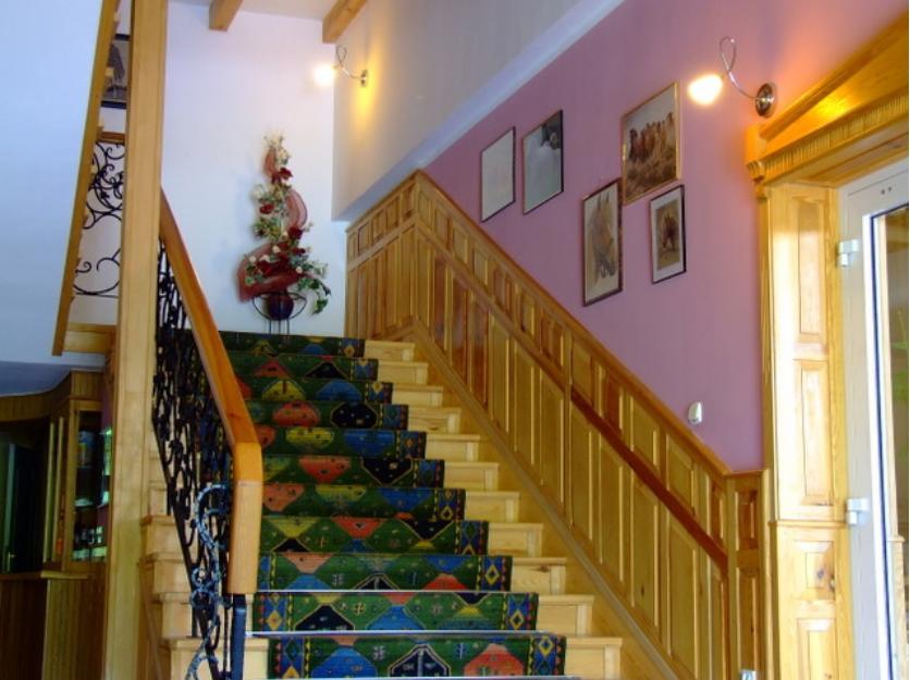 Hotel Keszyca Lesna Bagian luar foto