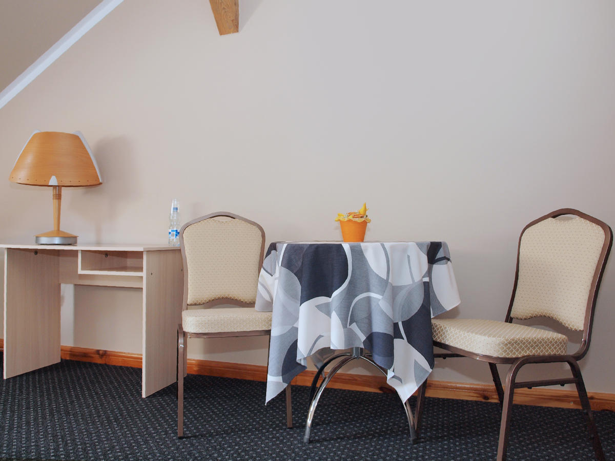 Hotel Keszyca Lesna Bagian luar foto