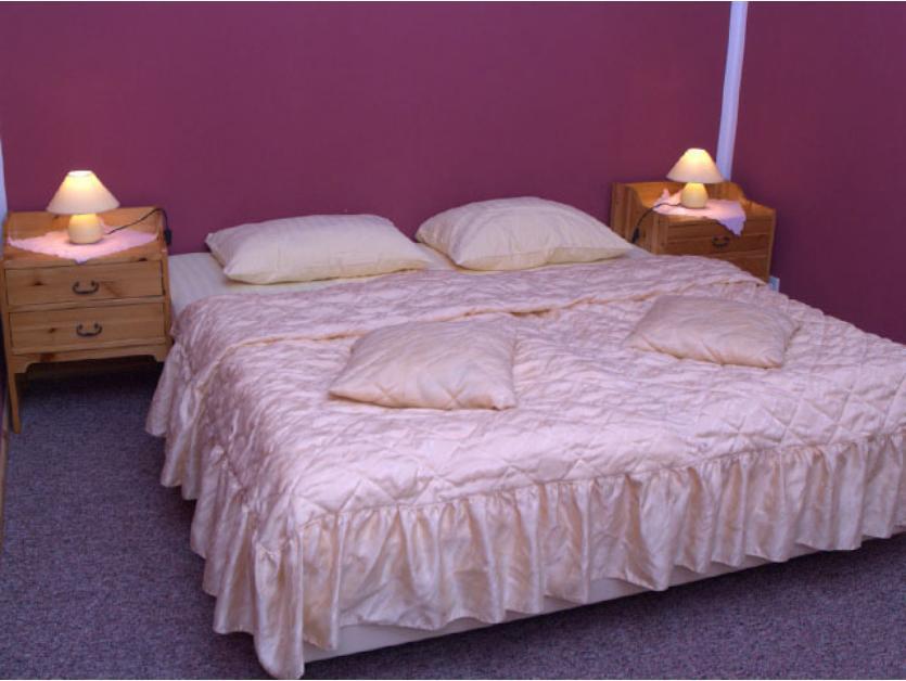 Hotel Keszyca Lesna Bagian luar foto