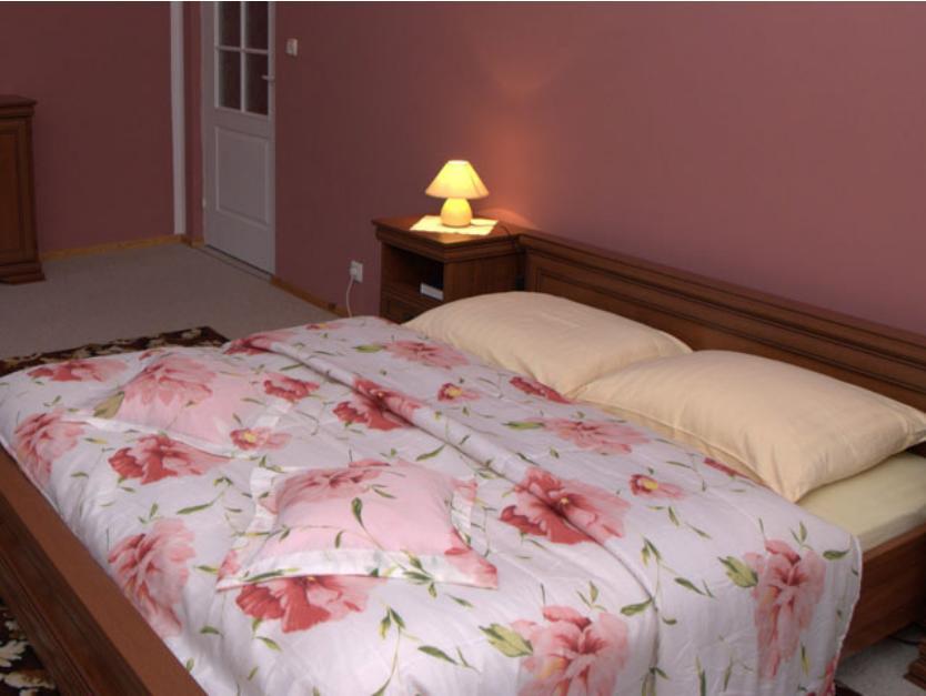 Hotel Keszyca Lesna Bagian luar foto